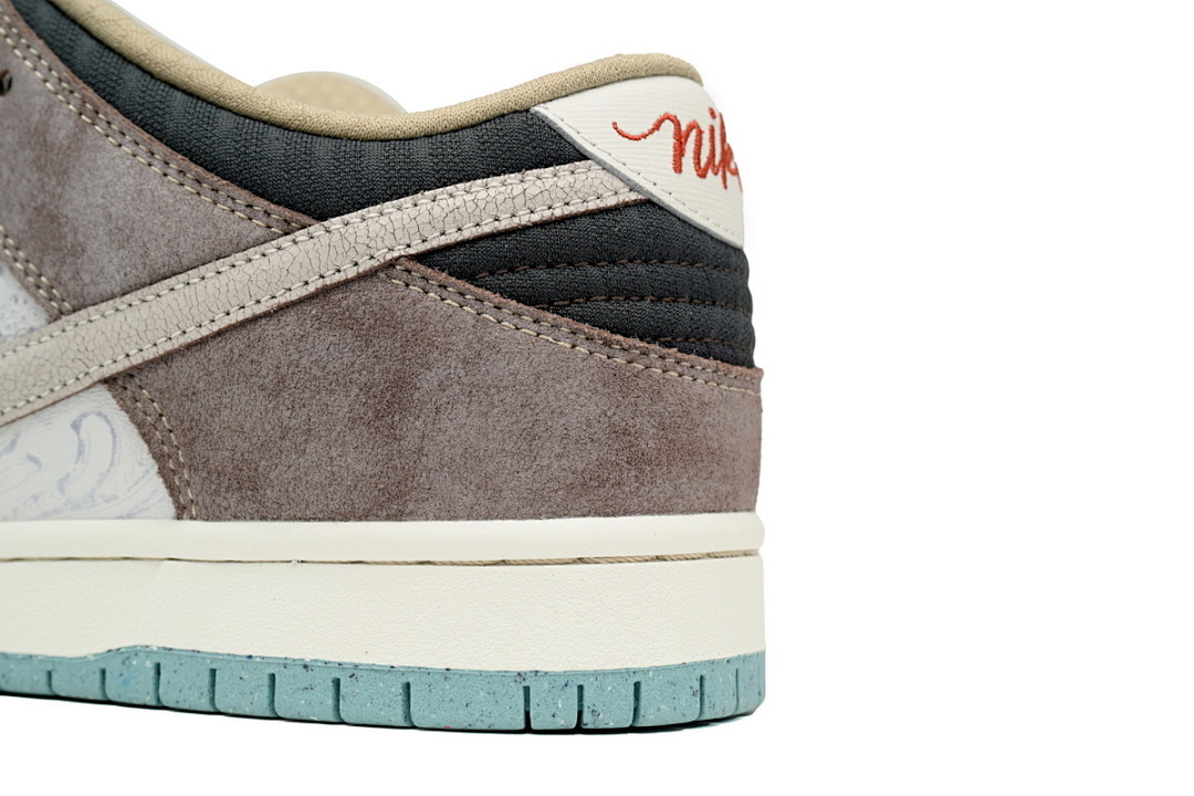  LJR  Nike SB Dunk Low “Big Money Savings” FZ3129-200