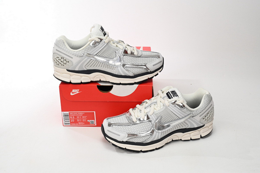 NikeAir Zoom Vomero 5 Silver  FD0884-025 