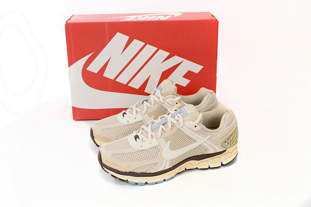  NikeAir Zoom Vomero 5 Beige  FB8825-111