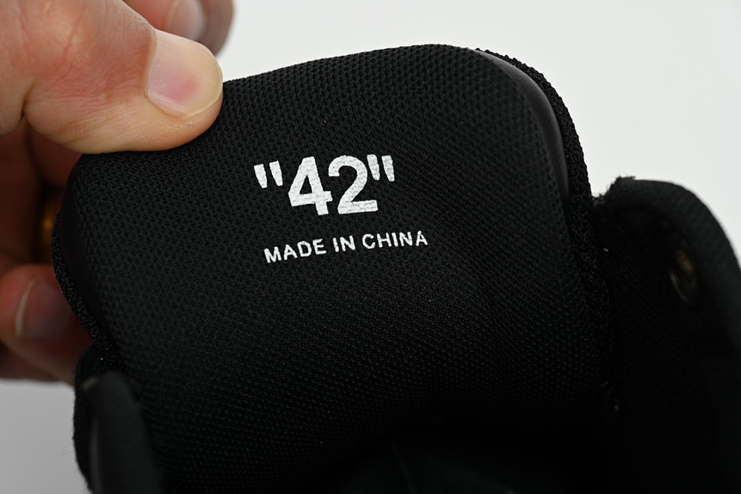 FC God Batch OFF-WHITE Out Of Black Skin And White Tail  OMIA18 9C99LEA00 41001