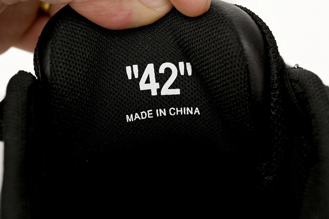 FC God Batch  OFF-WHITE Out Of Office Black And White Pandas OWIA259F 21LEA001 0107