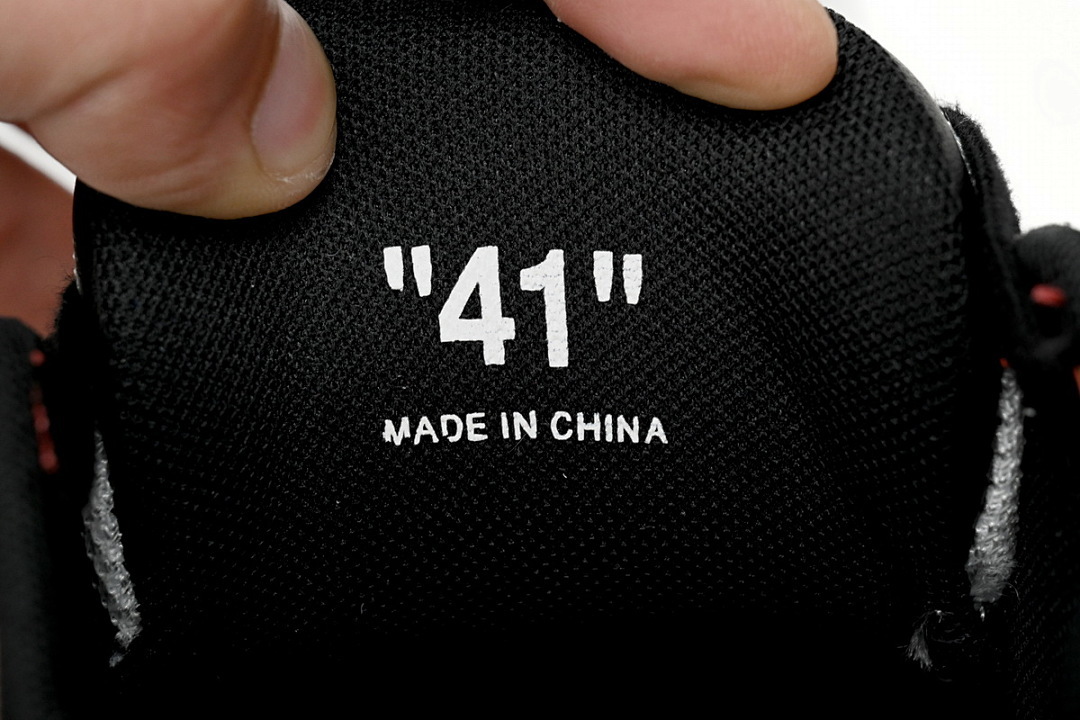 FC God Batch OFF-WHITE Out Of Office White, red, and Black OMIA189 C99LEA00 12510