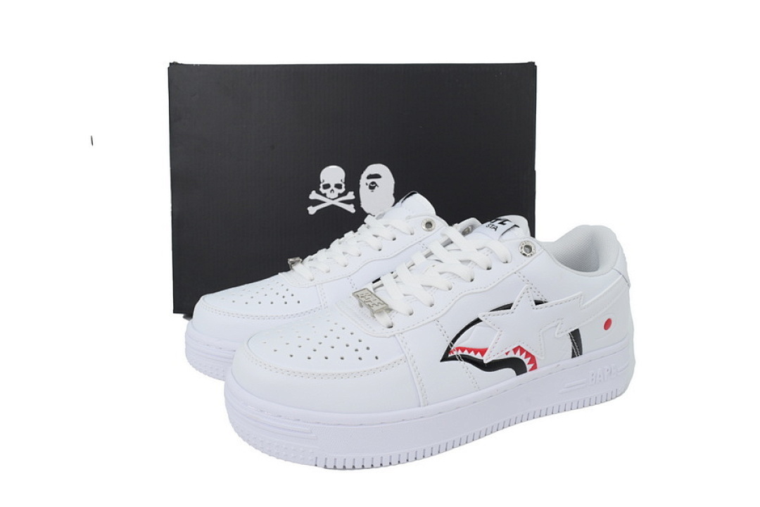 A BATHING APE White Shark Collaboration IG73-191-914 
