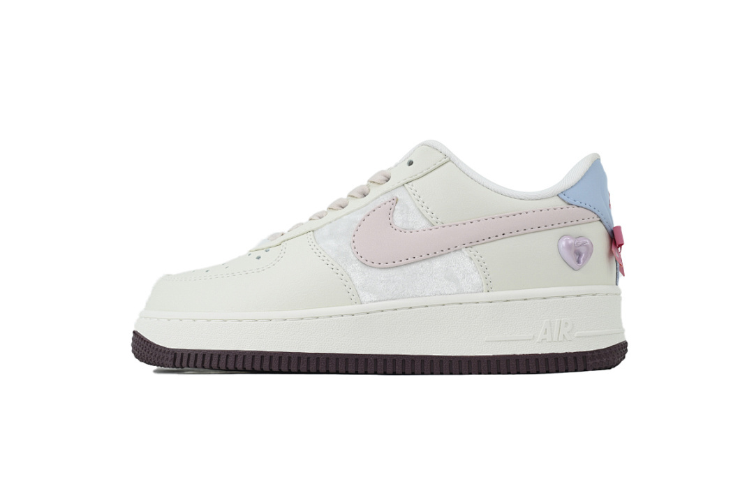 Nike Wmns Air Force 1 'Valentine's Day' 2026 IQ4937-161 