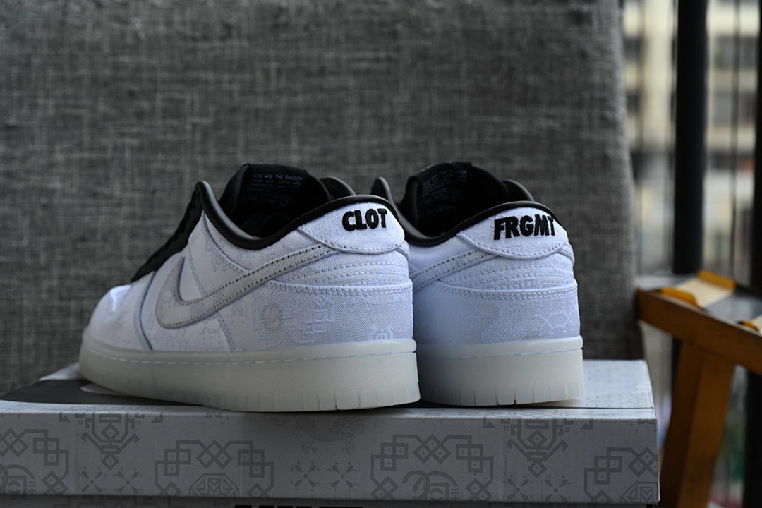 FC God Batch  CLOT x fragment x Nike Dunk Low Joint Names of Three FN0315-110