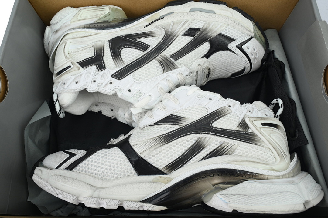 FC God Batch Balenciaga Runner Sneaker 'Gradient - White Black' 772774 WRUNG 9010 