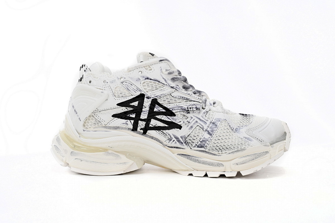FC God Batch  Balenciaga Runner White And Black Characters 677402 W3RBQ 9010
