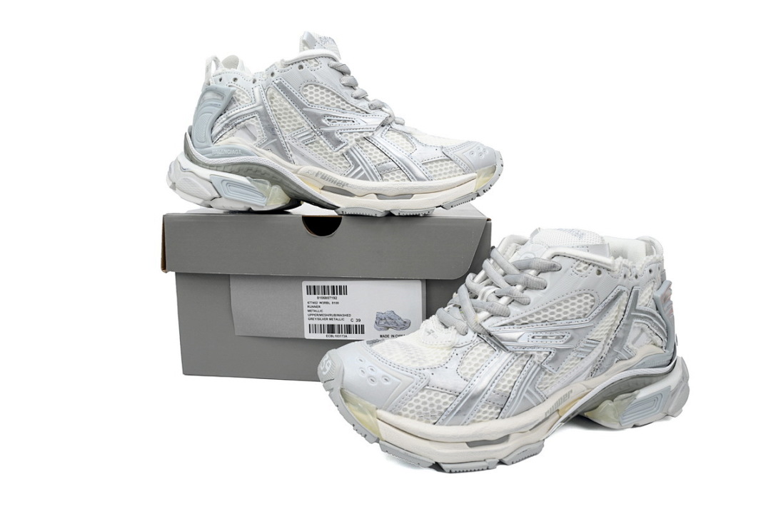 FC God Batch Balenciaga Runner Mi Light Blue 677402 W3RB2 8100