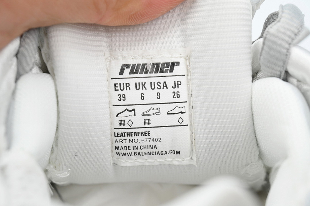 FC God Batch Balenciaga Runner Mi Light Blue 677402 W3RB2 8100