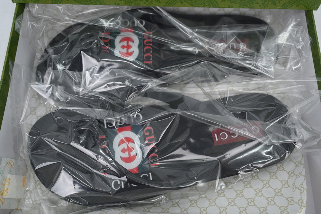 Gucci Black Rubber Flip Flops with Printed Logo and Black GG Hardware