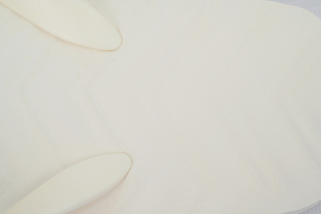 Gucci Ivory White Rubber Flip Flops with Silver Metal Logo