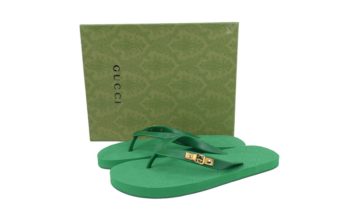 Gucci Green Rubber Flip Flops with Gold Interlocking G Logo