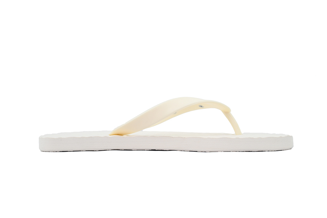 Gucci Branded Ivory Rubber Flip Flops with Bee Hardware