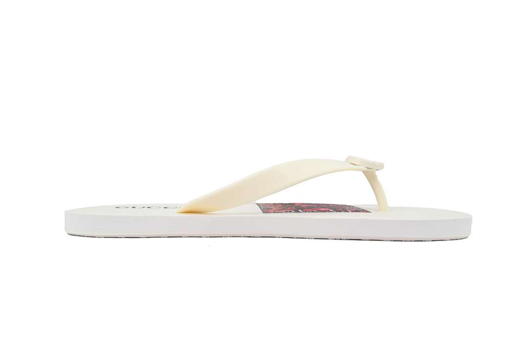 Gucci Branded Ivory Rubber Flip Flops with Red Floral Detail