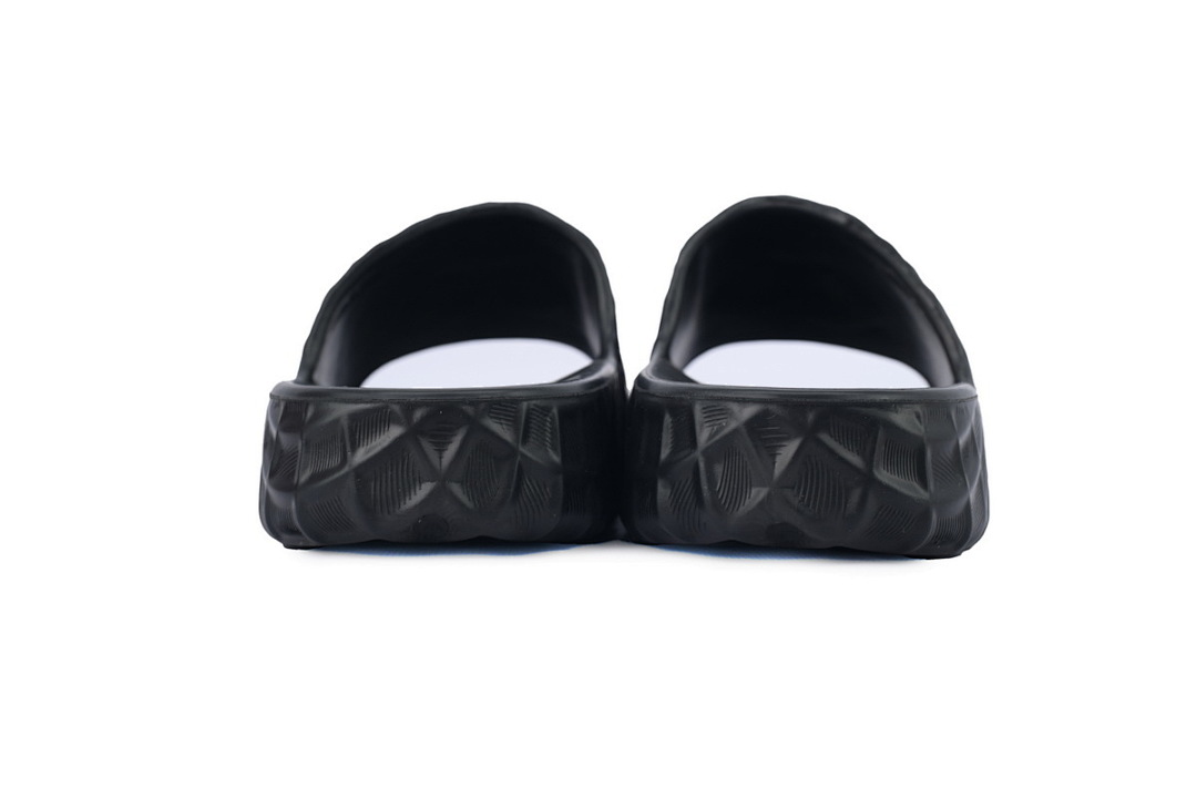 Gucci Branded Black Rubber Slides with 3D Interlocking G Hardware