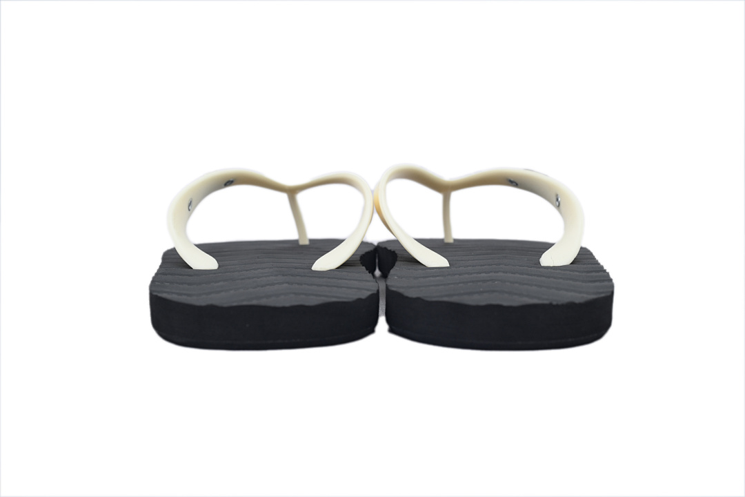 Gucci Branded Black & Cream Chevron Flip Flops with Bee Hardware