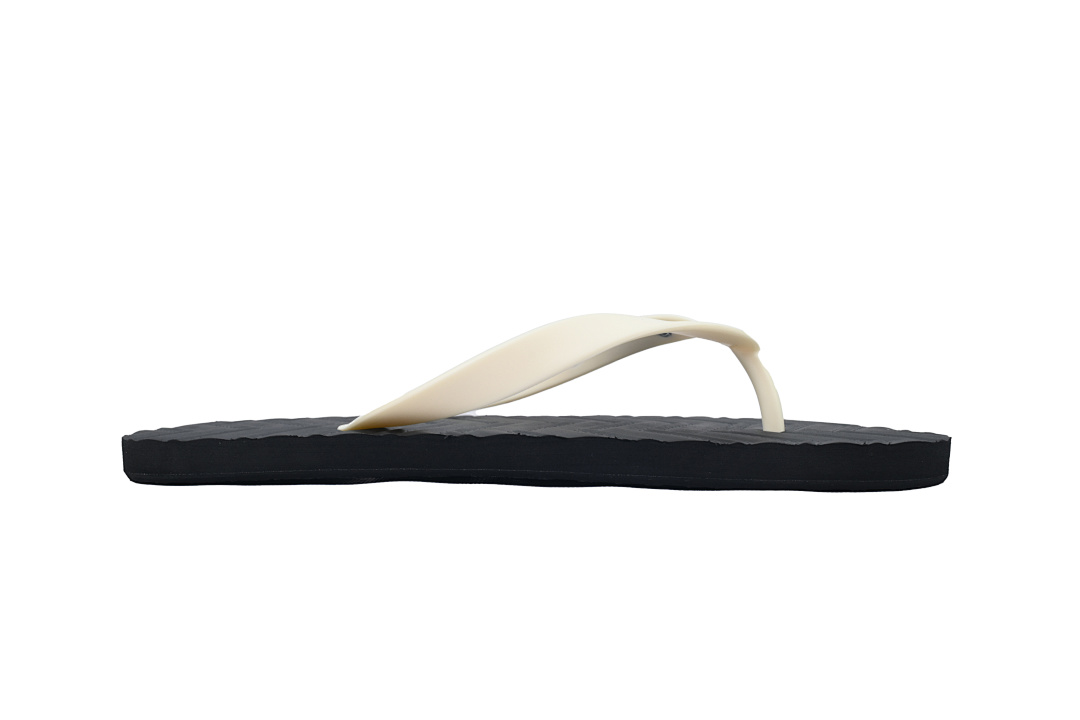 Gucci Branded Black & Cream Chevron Flip Flops with Bee Hardware
