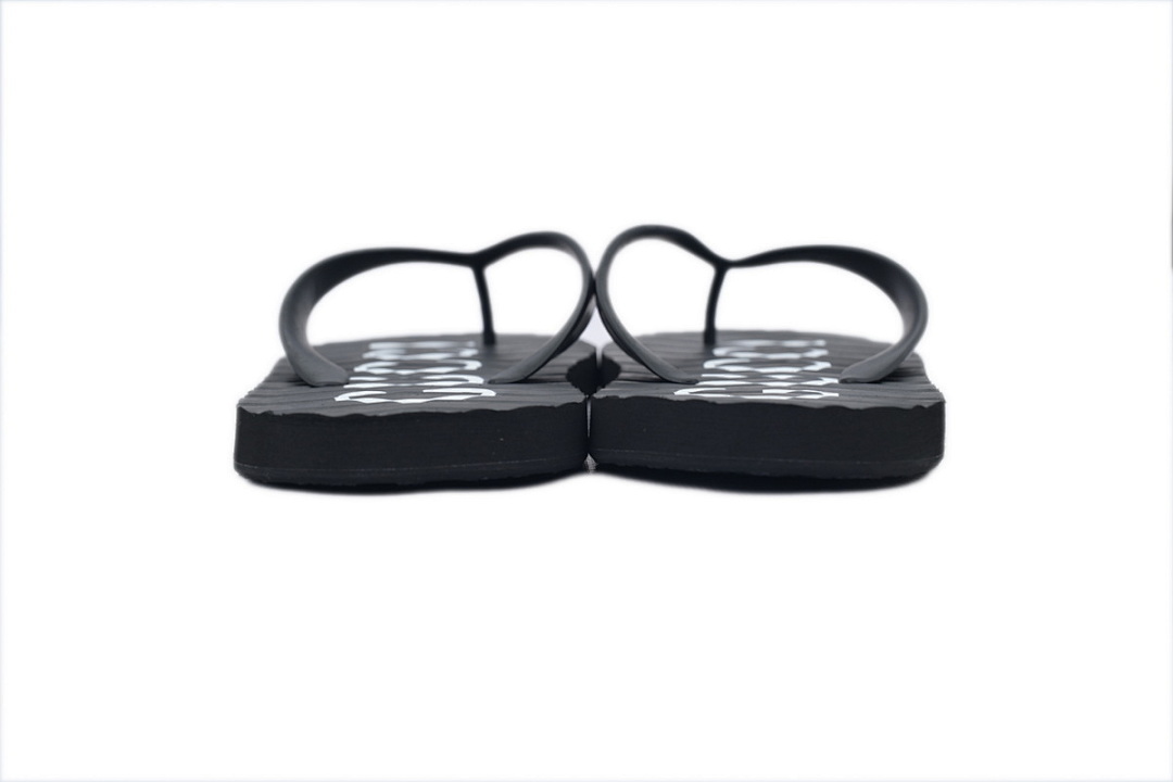 Gucci Branded Black Rubber Flip Flops with Contrast Logo