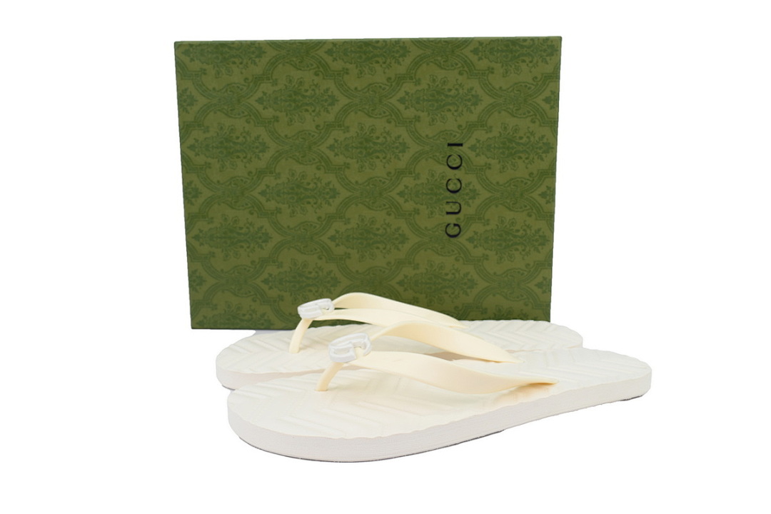 Gucci Ivory White Rubber Flip Flops with White Interlocking G Logo