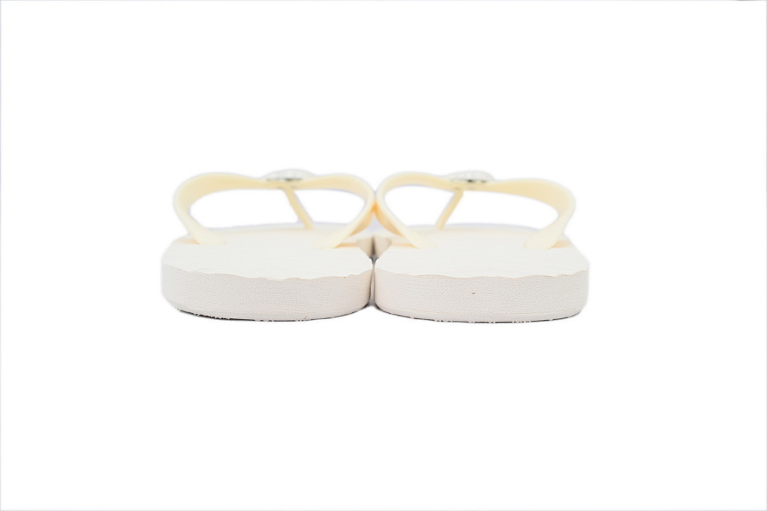 Gucci Ivory White Rubber Flip Flops with White Interlocking G Logo