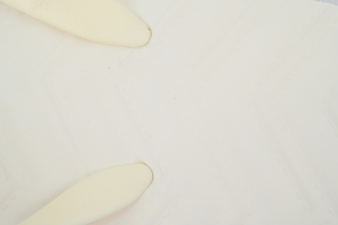 Gucci Ivory White Rubber Flip Flops with White Interlocking G Logo