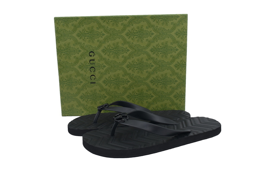 Gucci Black Rubber Flip Flops with Black Interlocking G Logo