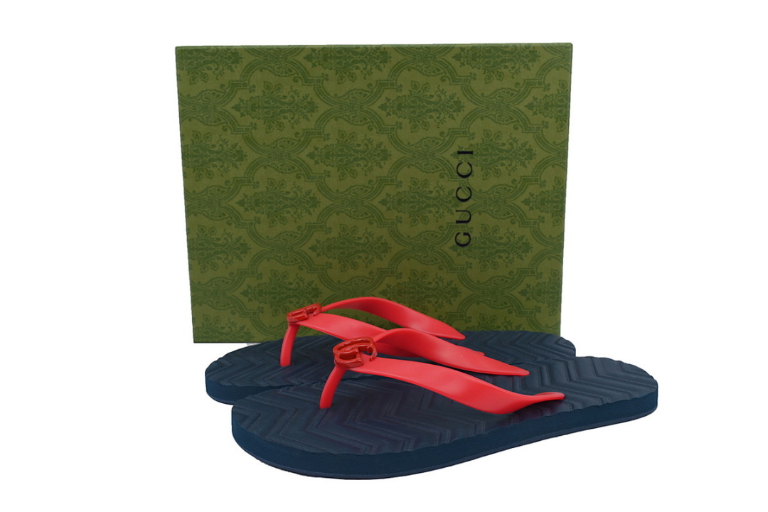 Gucci Red & Navy Blue Rubber Flip Flops with Interlocking G Hardware