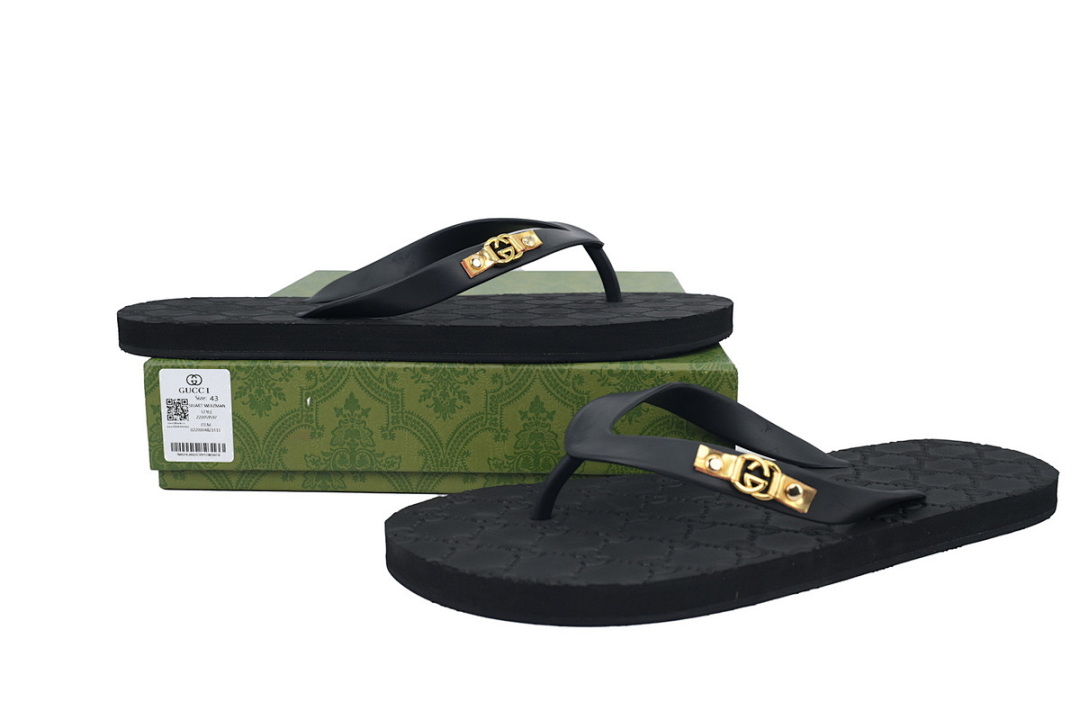Gucci Black Rubber Flip Flops with Gold Interlocking G Logo