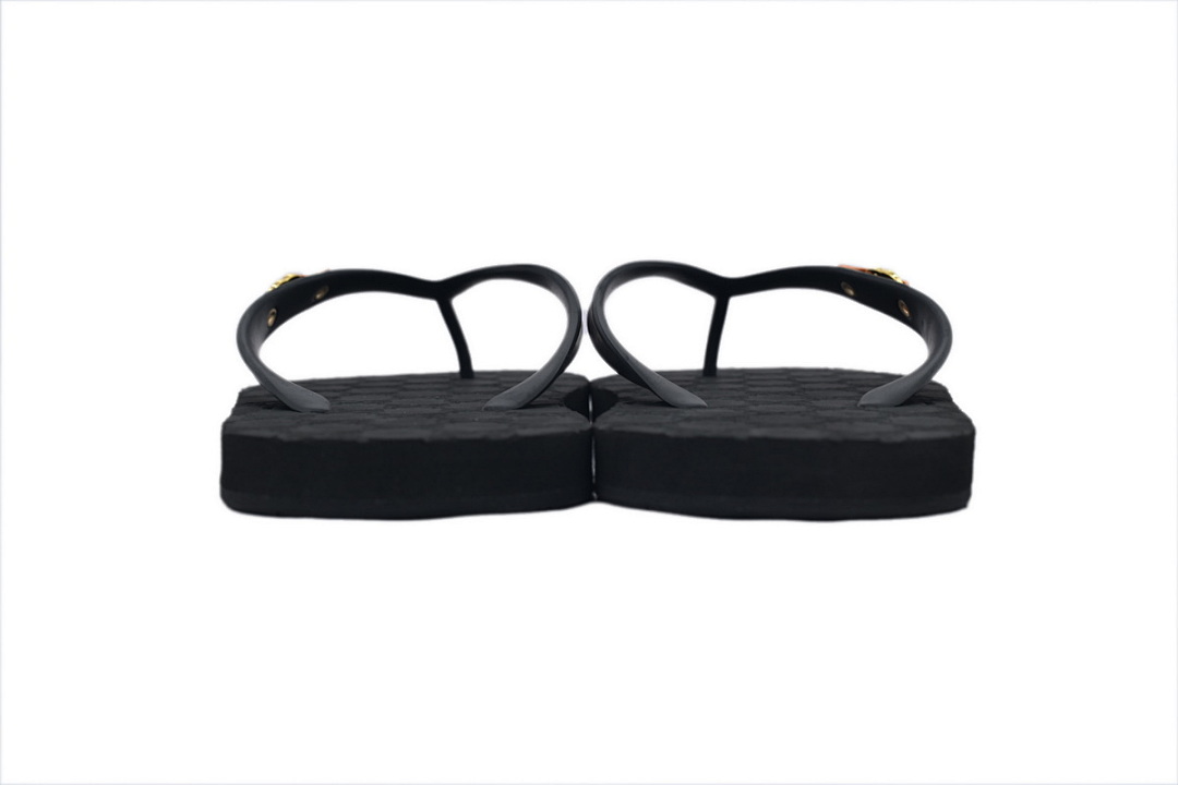 Gucci Black Rubber Flip Flops with Gold Interlocking G Logo