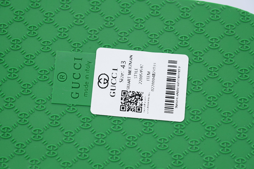 Gucci Green Rubber Flip Flops with Silver Metal Logo