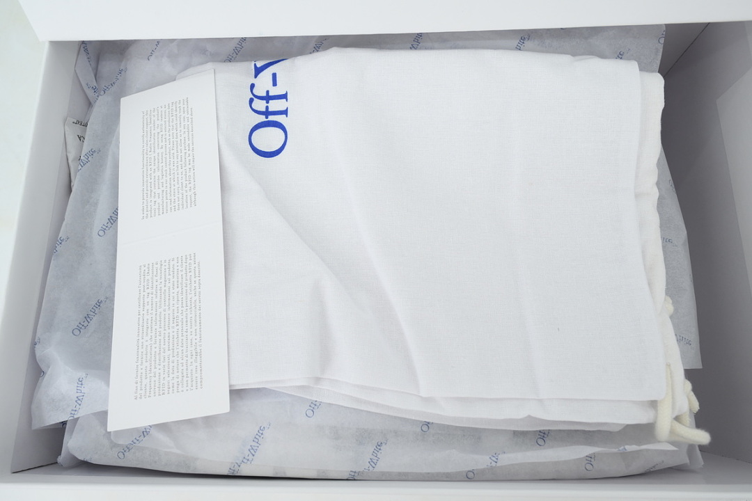 OFF-WHITE Out Of White A  OWIA259F 25LEA007 0110