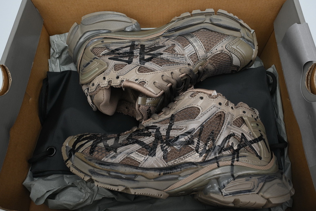 FC God Batch Balenciaga Runner Black Brown 677402 W3RB2 2010