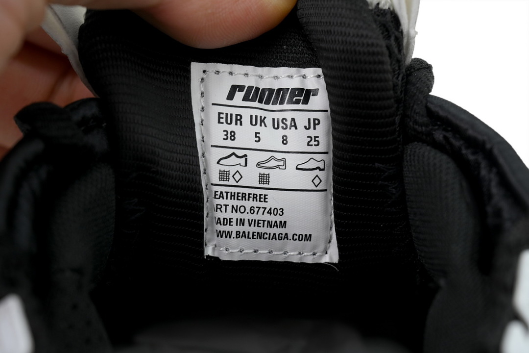 FC God Batch Balenciaga Runner Black White  677403 W3RB2 9010 (LED)