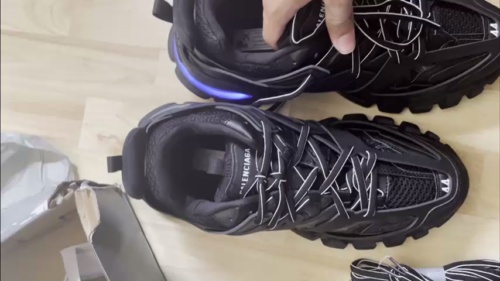 Balenciaga Track Black 555032 W1GB7 1000 (LED) review O***h 01