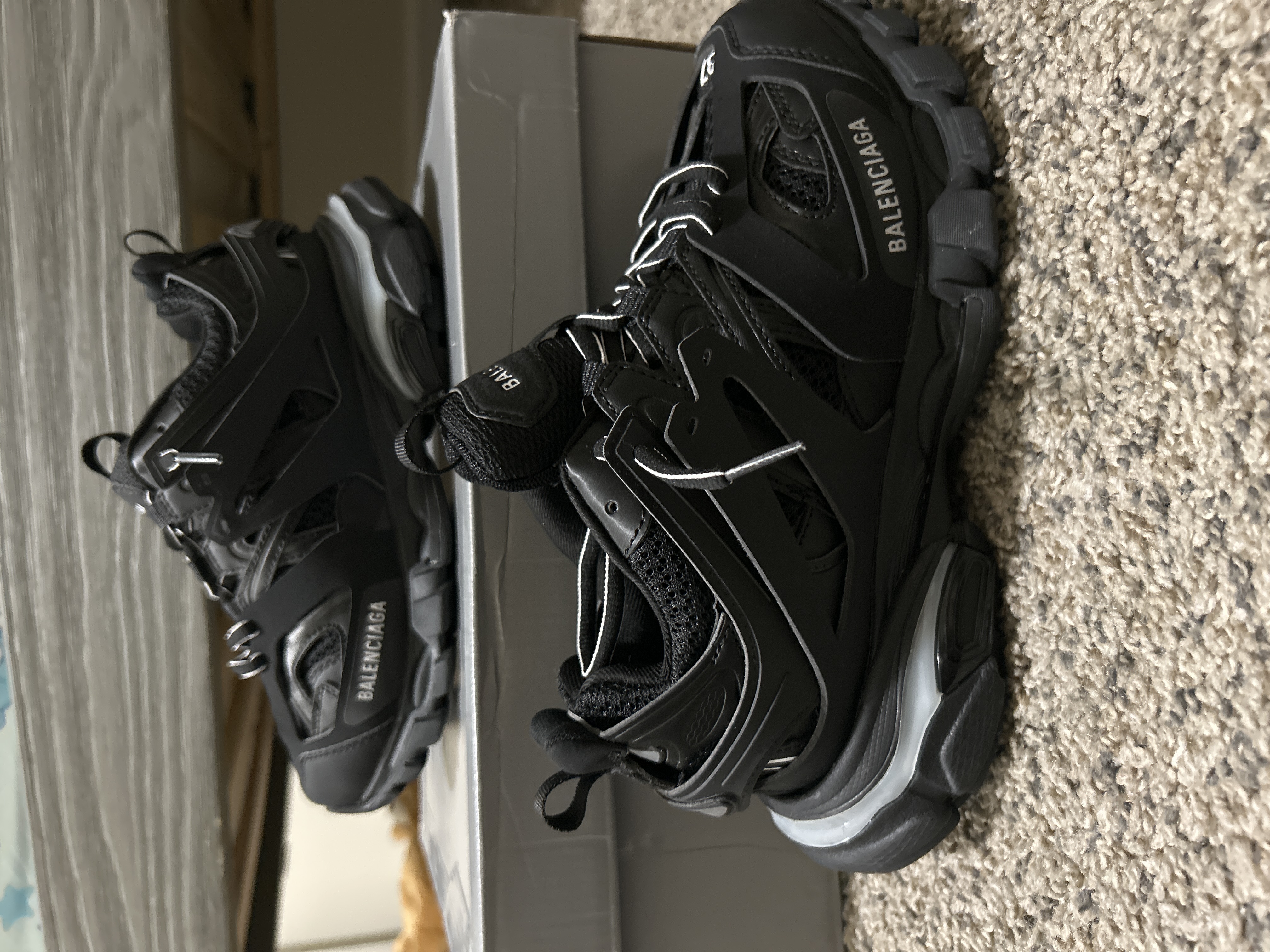 Balenciaga Track Black 555032 W1GB7 1000 (LED) review a***k 00