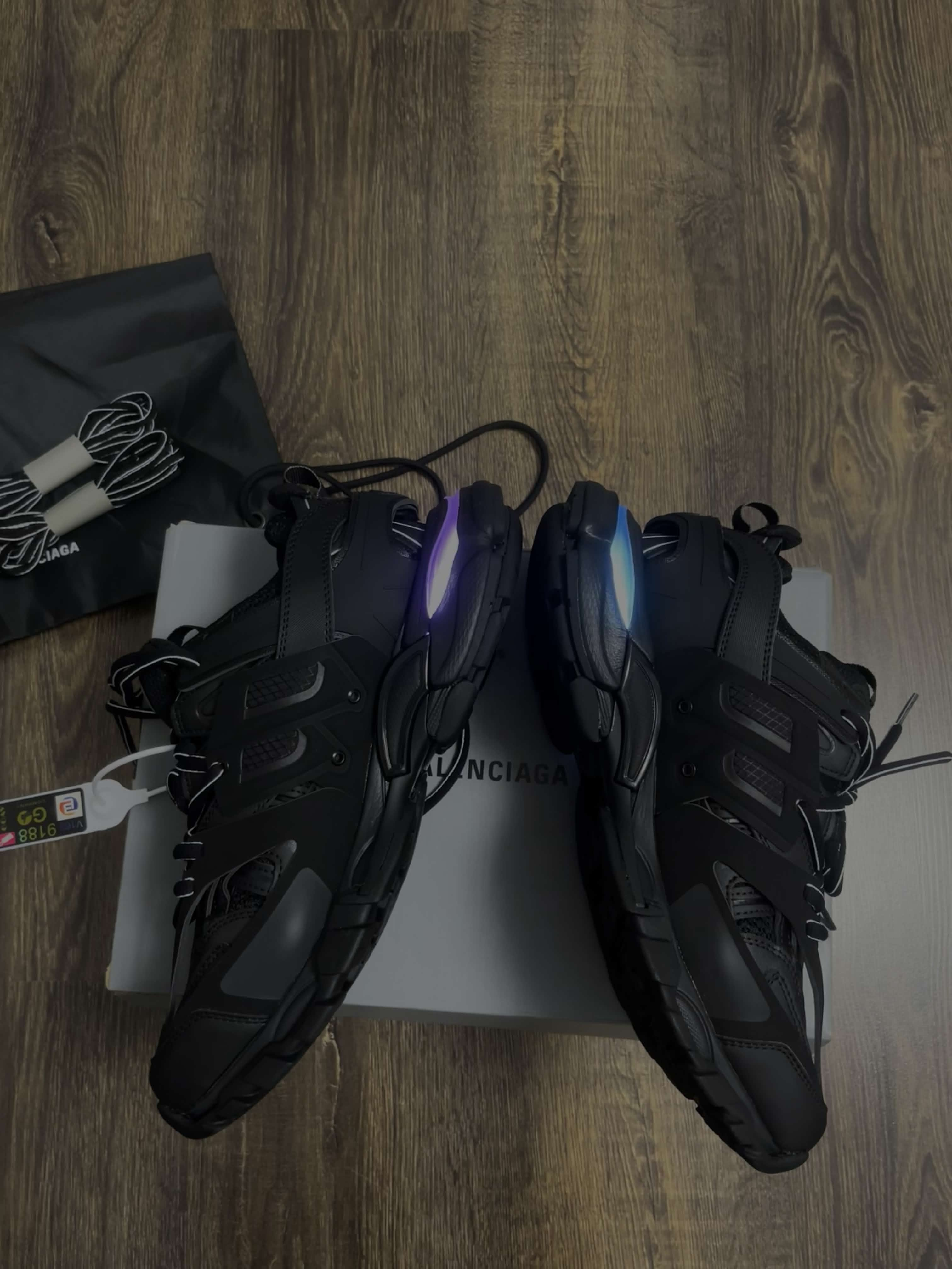 Balenciaga Track Black 555032 W1GB7 1000 (LED) review E****n 03