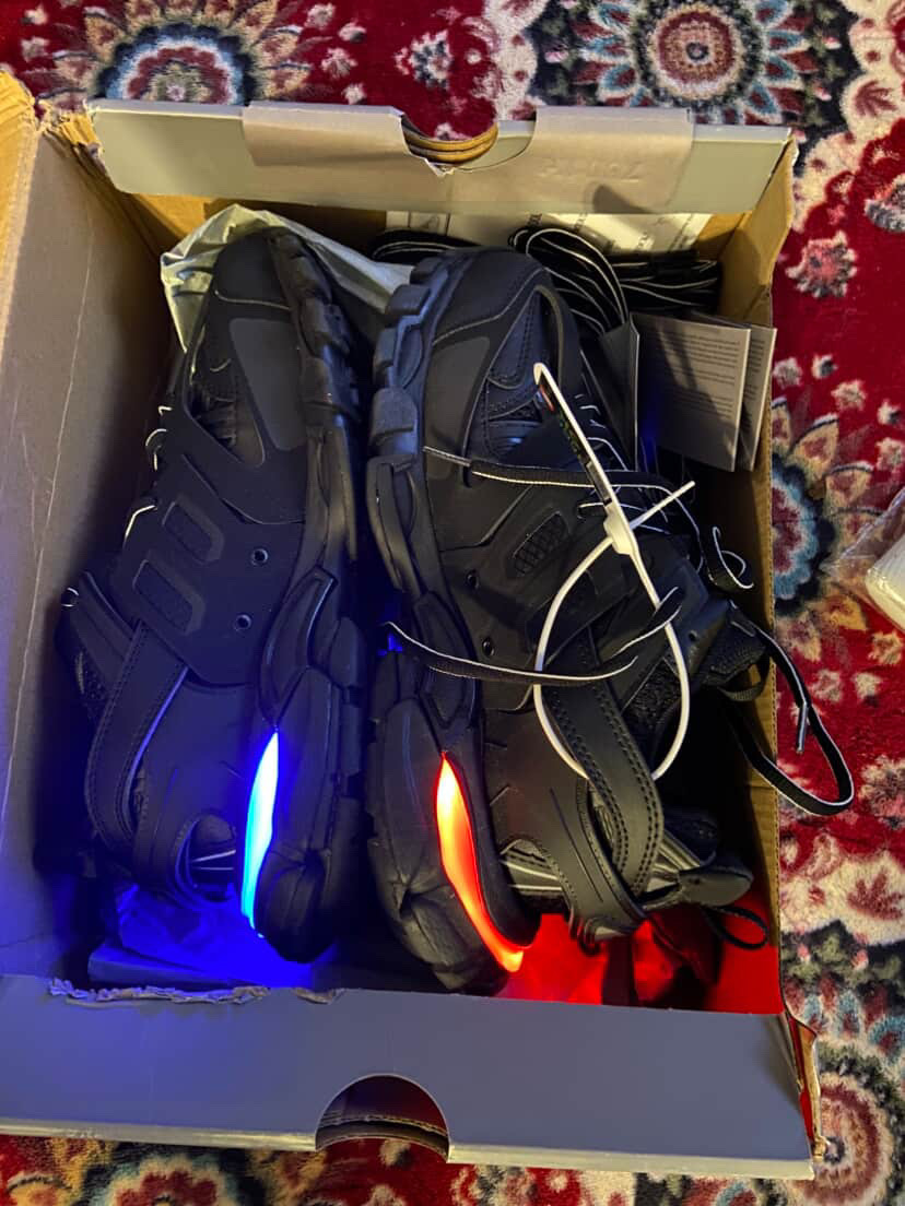 Balenciaga Track Black 555032 W1GB7 1000 (LED) review S****n 01