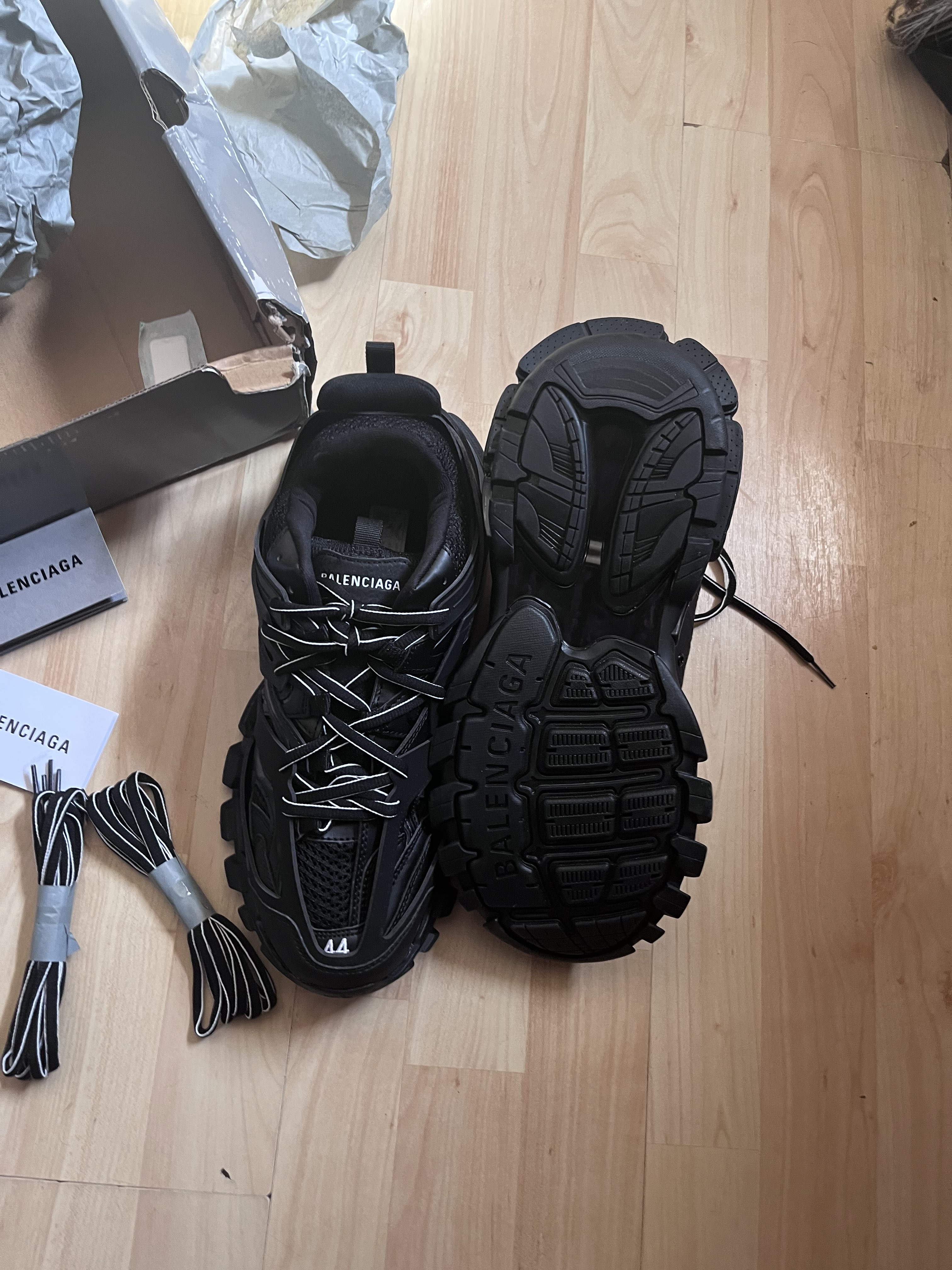 Balenciaga Track Black 555032 W1GB7 1000 (LED) review Z***l 03