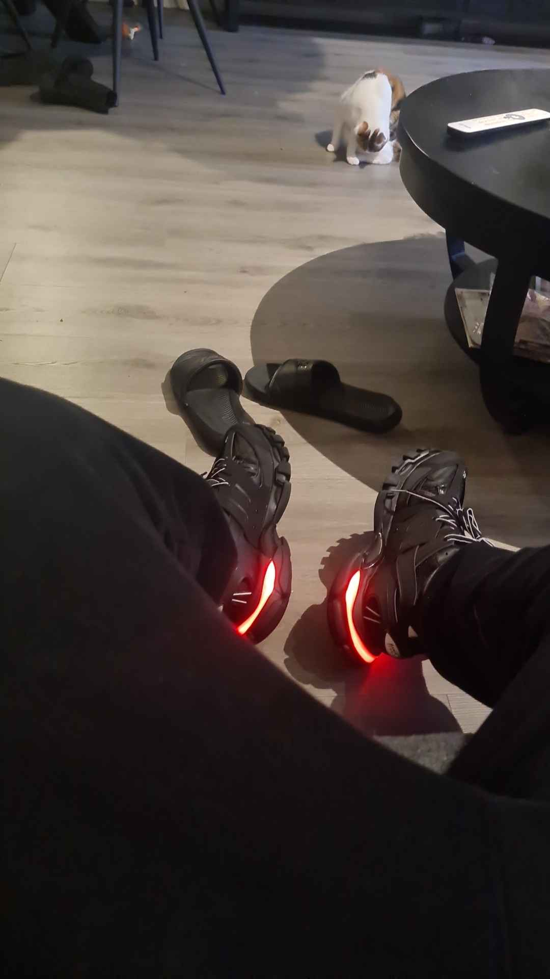 Balenciaga Track Black 555032 W1GB7 1000 (LED) review n***a 01