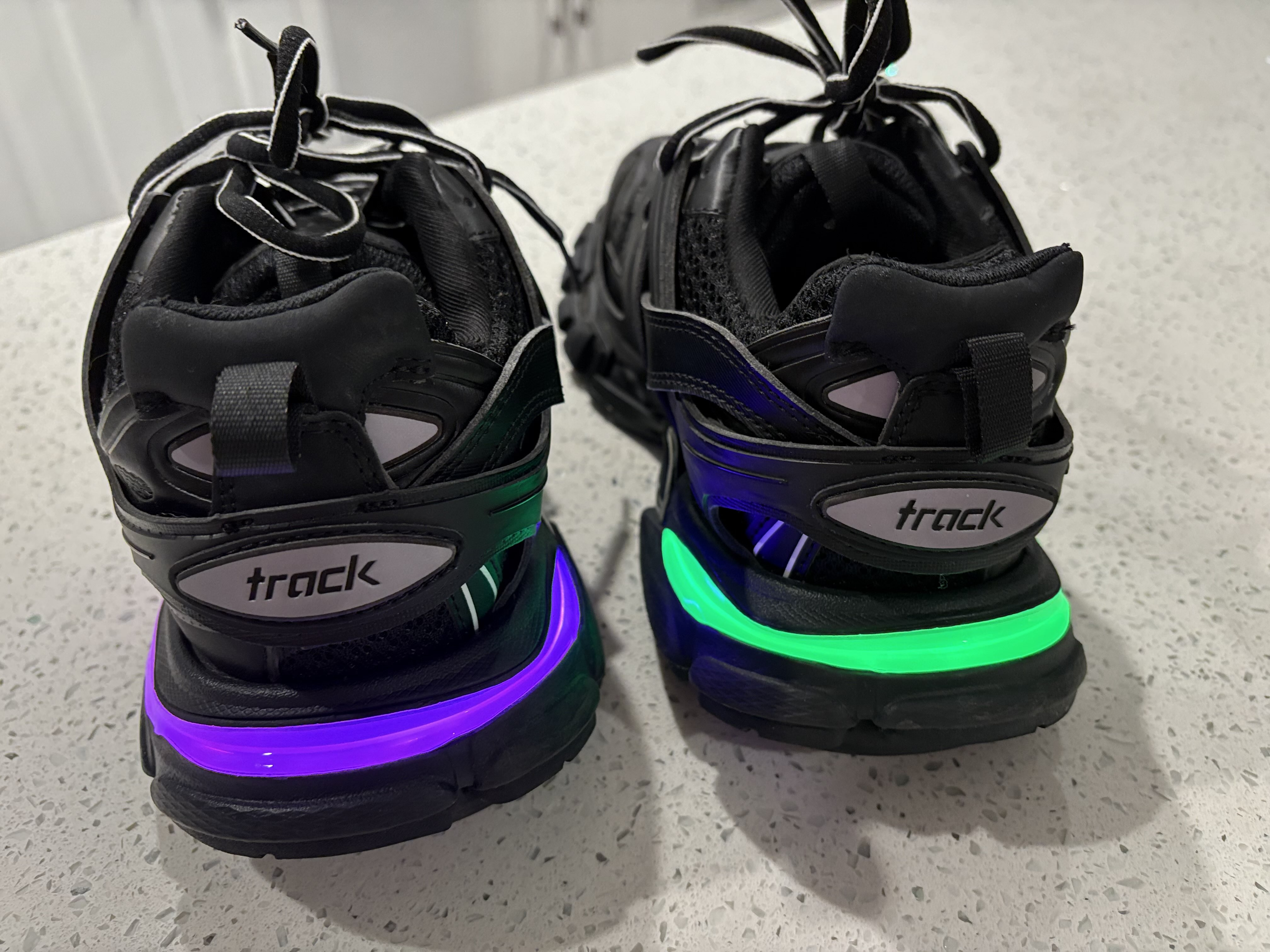 Balenciaga Track Black 555032 W1GB7 1000 (LED) review B***s 01