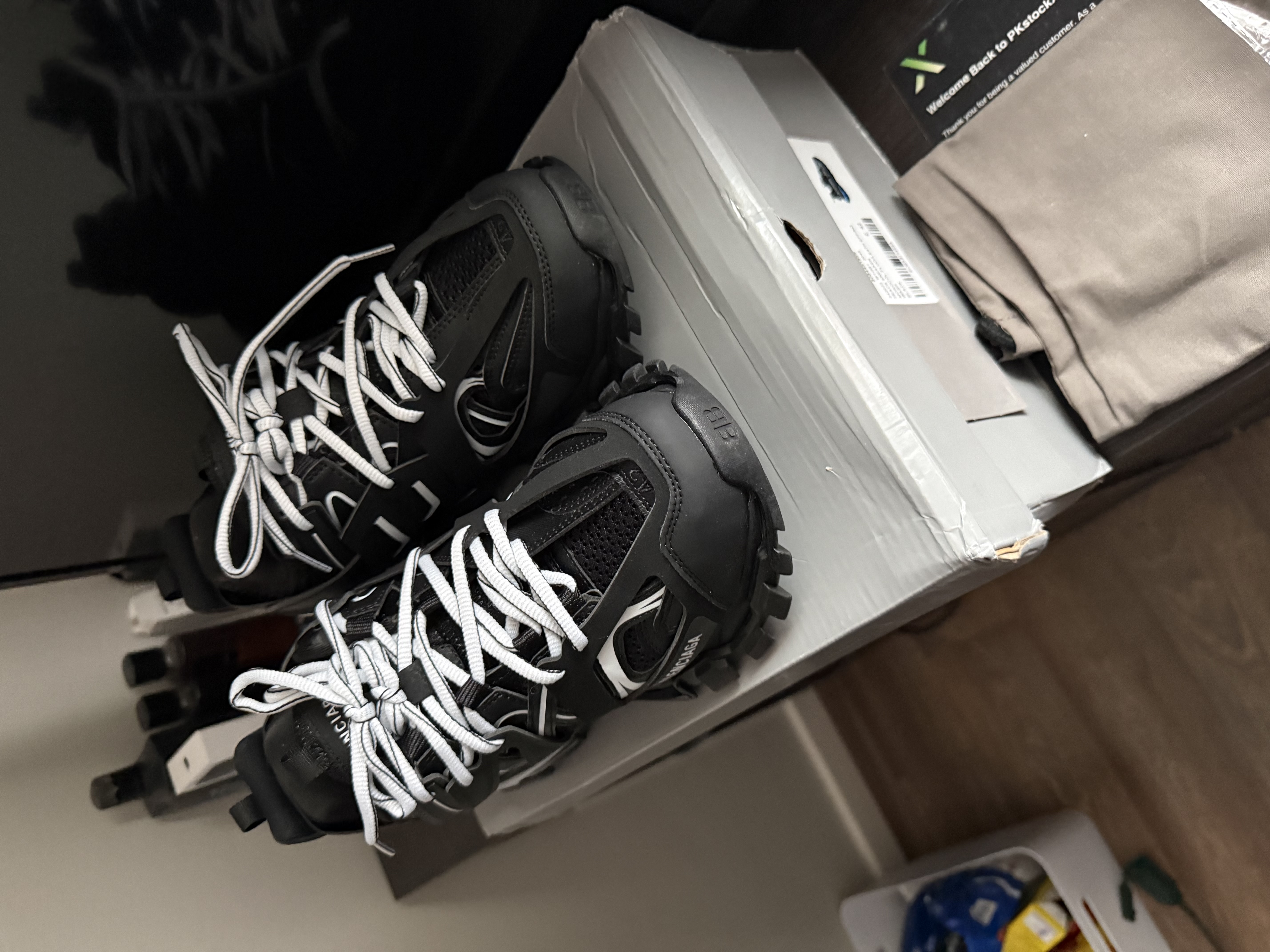 Balenciaga Track Black and White 542023 W1GB1 2045 (LED) review N***r