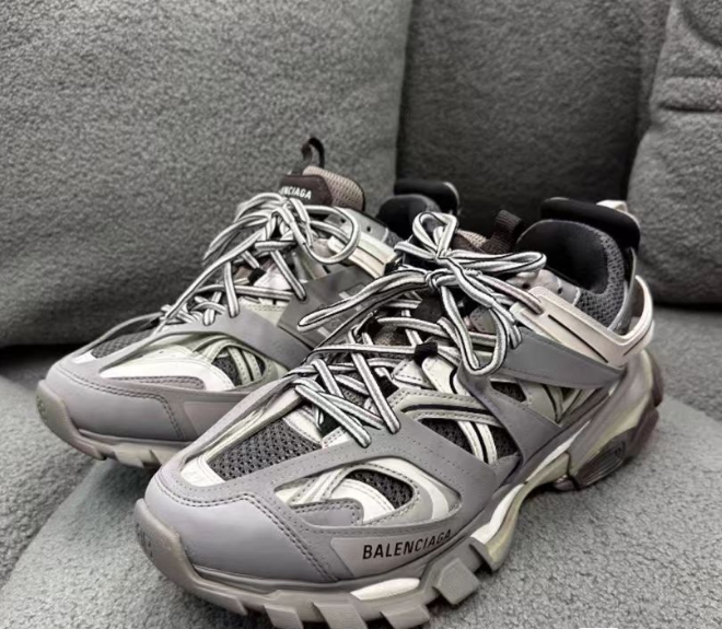 Balenciaga Track Grey White 555032 W1GB7 1214 (LED) review R***d
