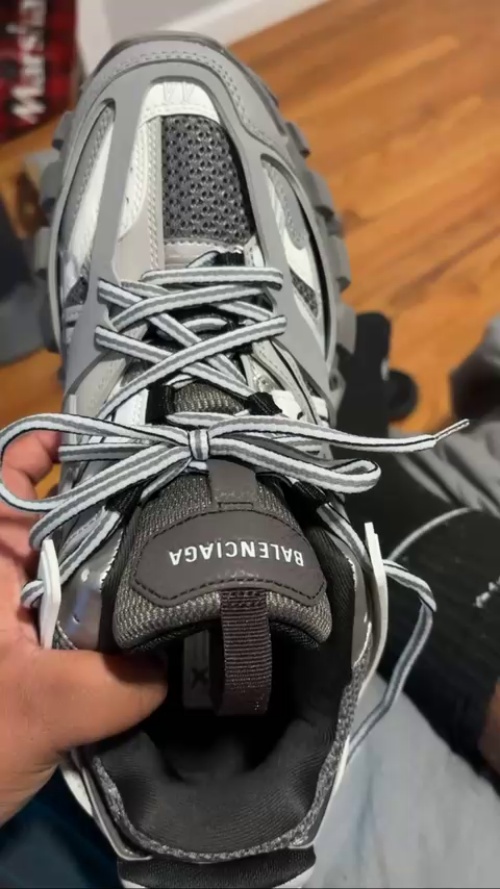 Balenciaga Track Grey White 555032 W1GB7 1214 (LED) review g***o