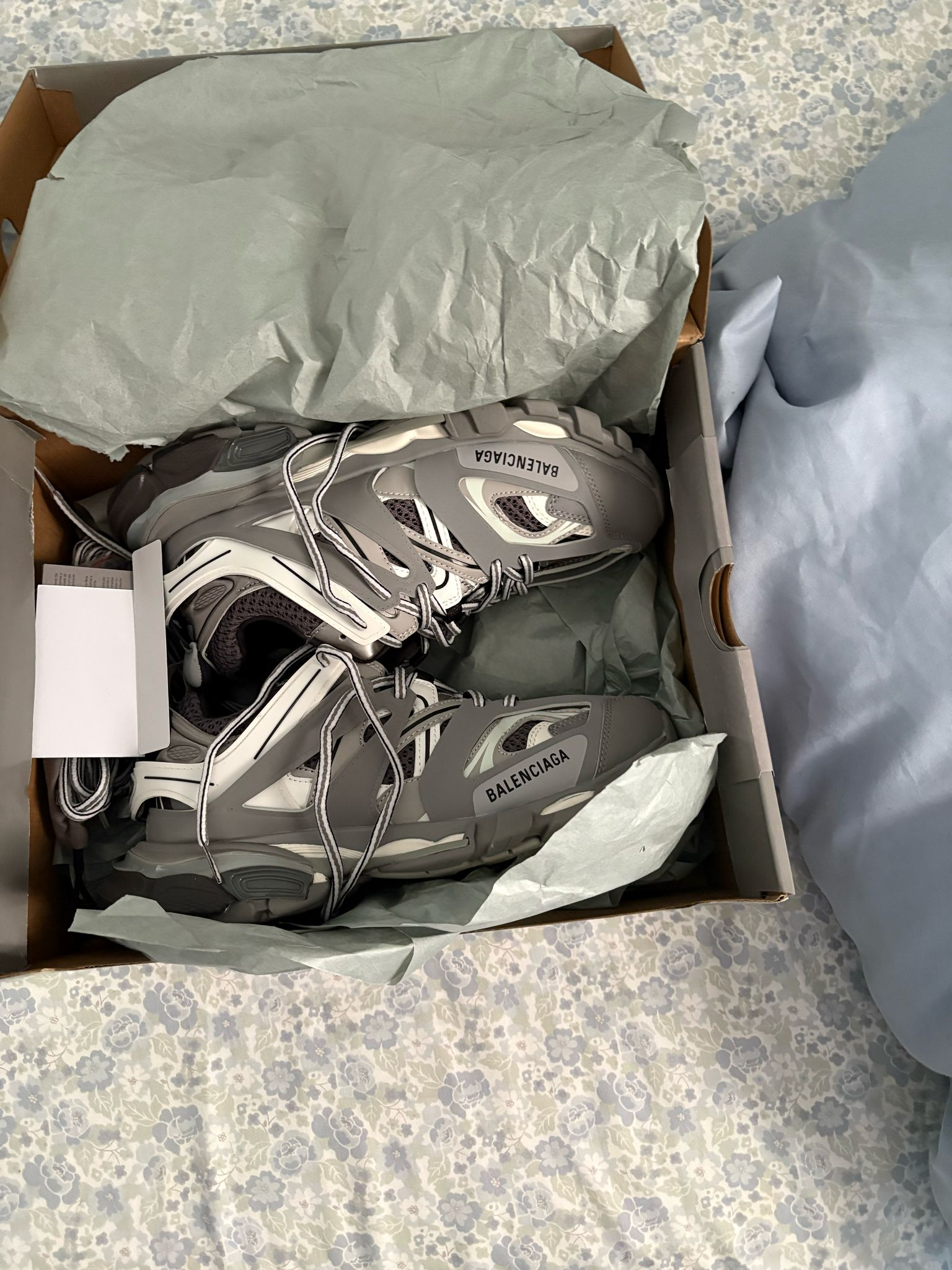 Balenciaga Track Grey White 555032 W1GB7 1214 (LED) review S***t