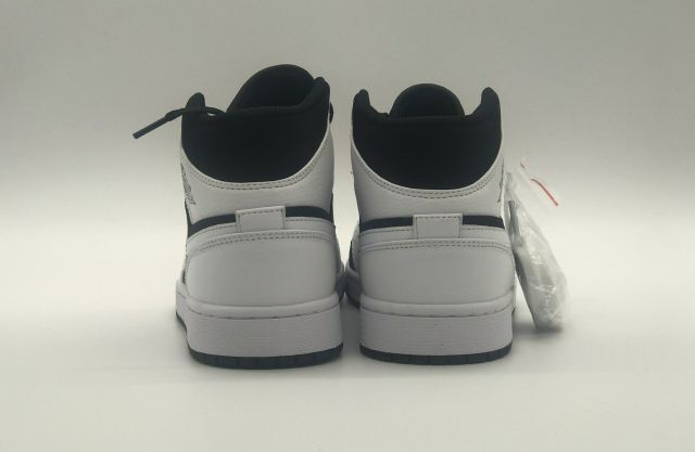 Bstsneaker- Air Jordan 1 Mid White Black (GS) 554725-113