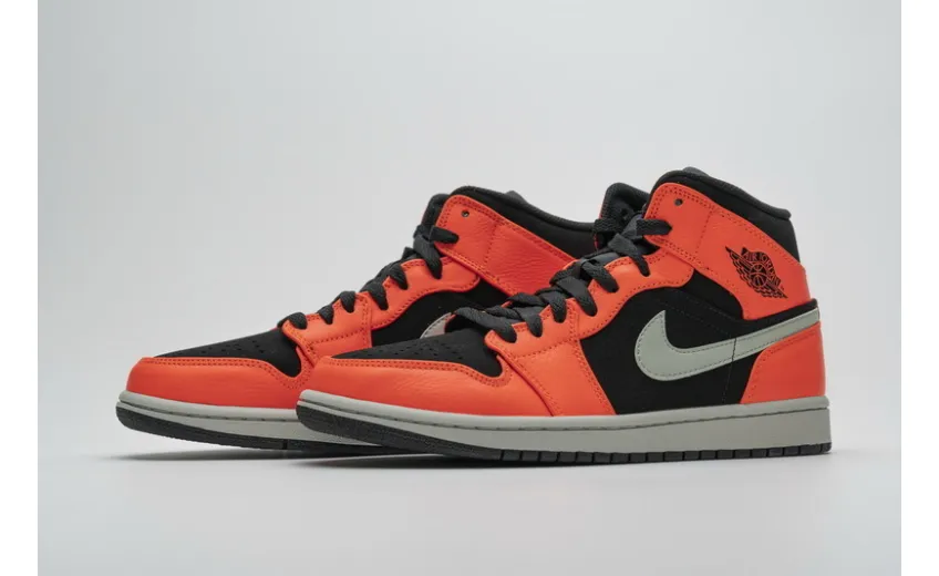 Bstsneaker- Air Jordan 1 Black Cone 554724-062  