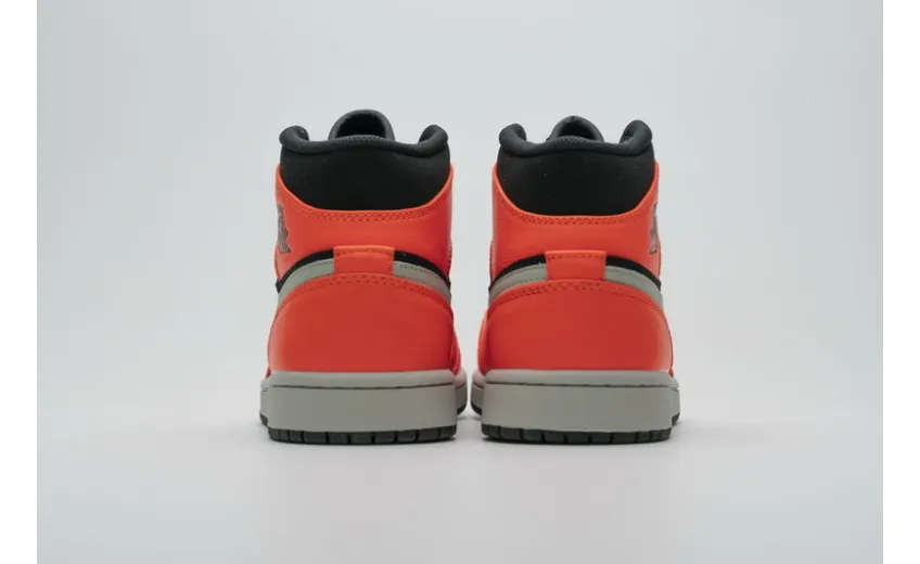 Bstsneaker- Air Jordan 1 Black Cone 554724-062  