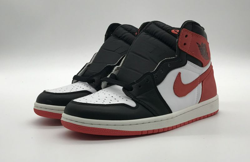 Bstsneaker- Air Jordan 1 Retro High Track Red 555088-112 