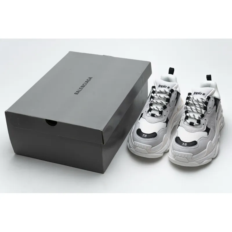 Bstsneaker- Balenciaga Triple S Black Grey 584088 W06E2 1769 