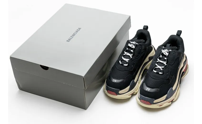 Bstsneaker- Balenciaga Triple S Black Red 483513 W06E1 1000 